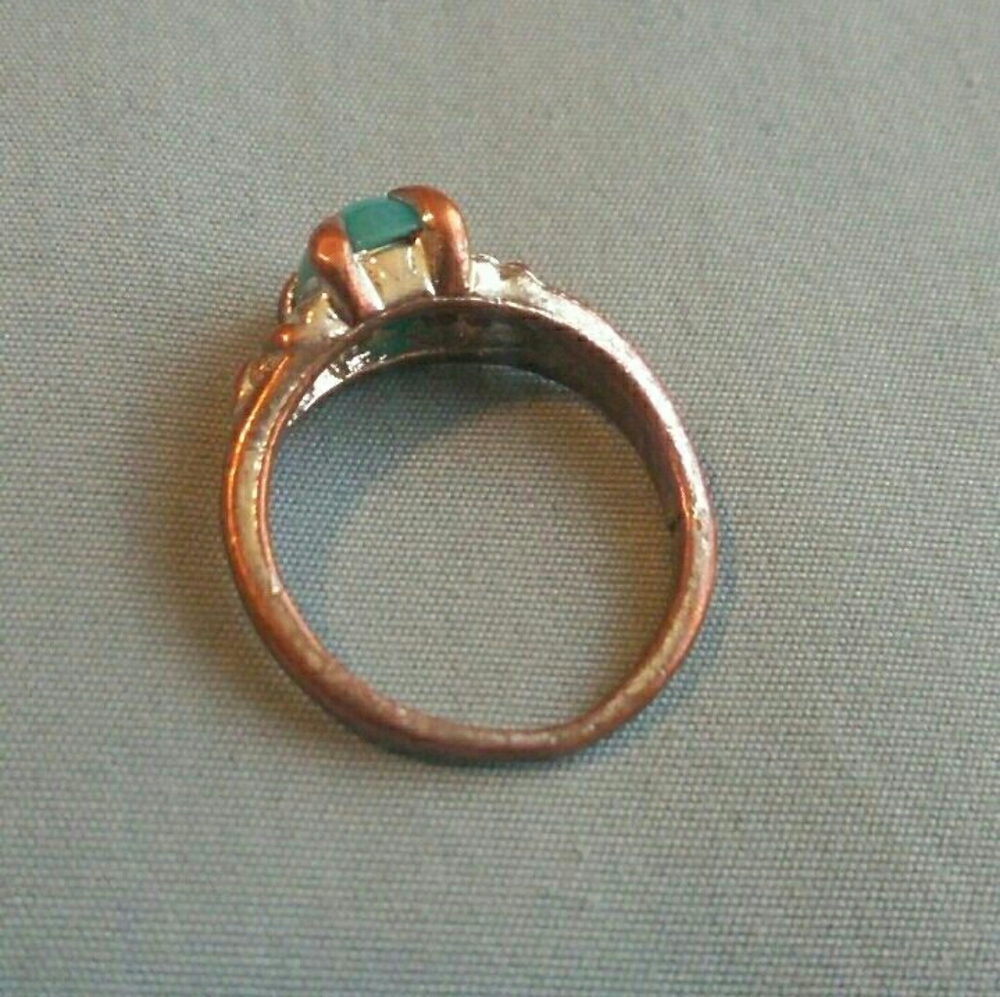 Ring - Picture 2 of 4